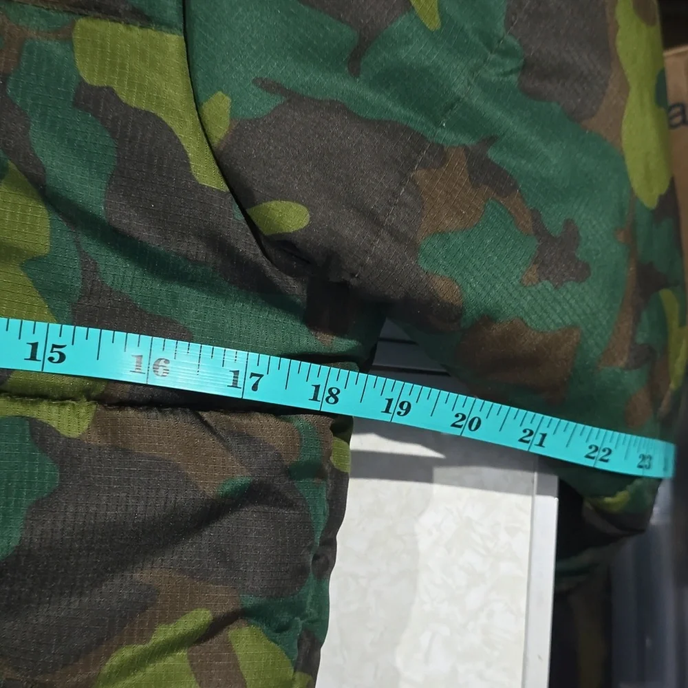 Children's Green Camouflage Puffer Jacket Roebuck &‎ Co.  Size Medium 10-12